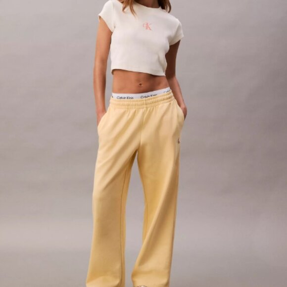 WOMEN'S CALVIN KLEIN MONOGRAM LOGO FLEECE WIDE LEG SWEATPANTS - Picture 2 of 4